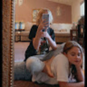 Meet your Posher, Chloe